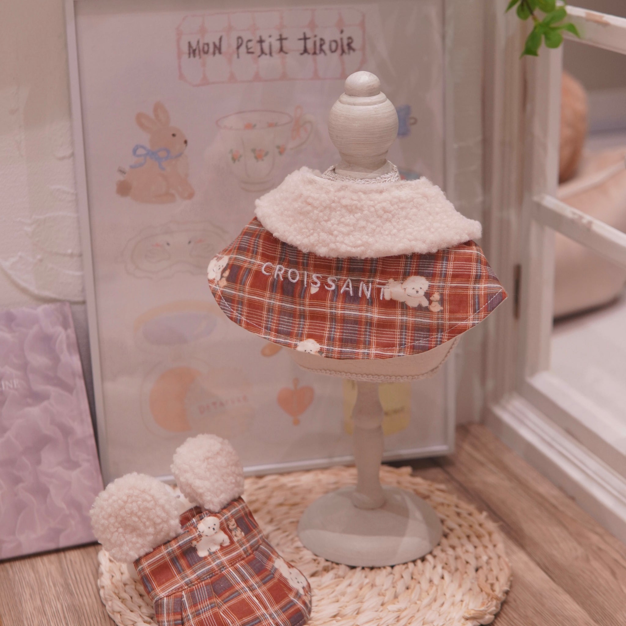 Léonie - White Pup Plaid with Fluffy Collar Pet Collar